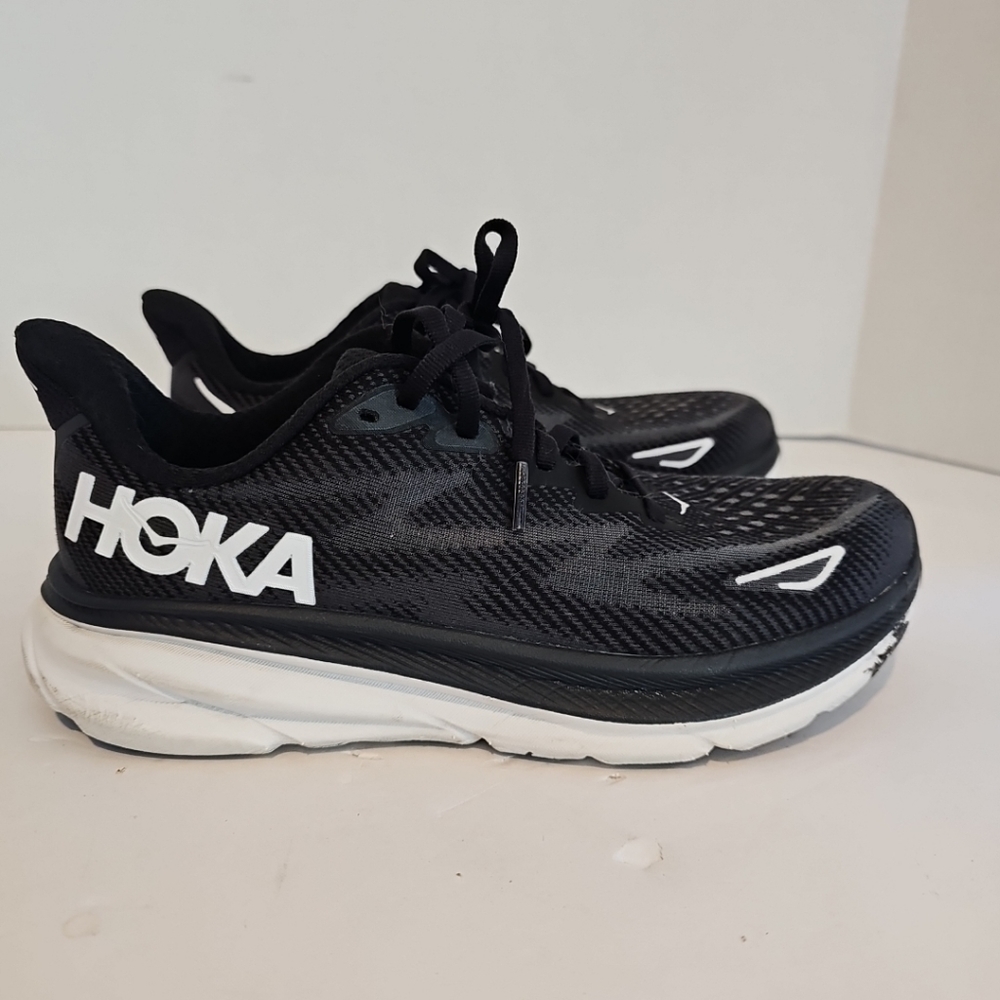 Hoka One One Womens Clifton 9 Running Shoes 7.5 Medium